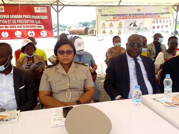 Mme Sagou Paule, secrétaire générale de la préfecture d'Abidjan a présidé la cérémonie de sensibilisation au carrefour Akwaba