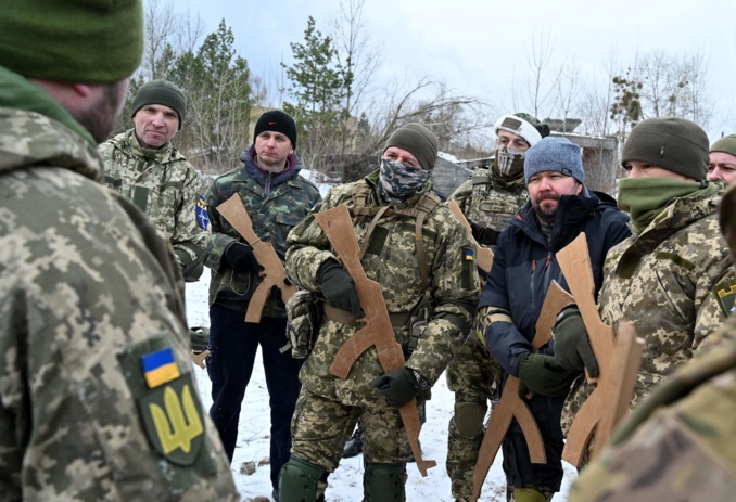 Guerre en Ukrine/ L'Ukraine se prépare à une attaque russe. La Russie accuse Kiev de préparer un faux attentat complotiste