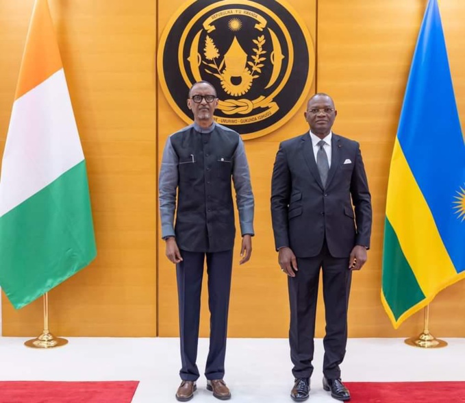 Sem Metch Adjé Silas a présenté ses lettres de créance au Président Paul Kagamé