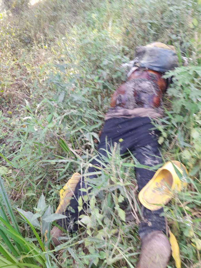 Le corps sans vie de Yépélélé, le dealer, dans les broussailles Le corps sans vie de Yépélélé, le dealer, dans les broussailles