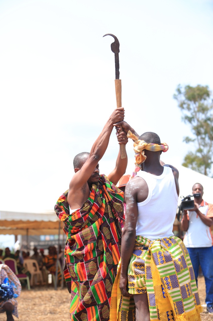 La prise de la machette par les M' Bédié lors de L'Ebeb à Dabou La prise de la machette par les M' Bédié lors de L'Ebeb à Dabou