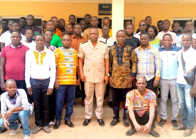 Un préfet à la jeunesse ivoirienne/ " L'horizon n'est pas sombre pour vous" Un préfet à la jeunesse ivoirienne/ " L'horizon n'est pas sombre pour vous"