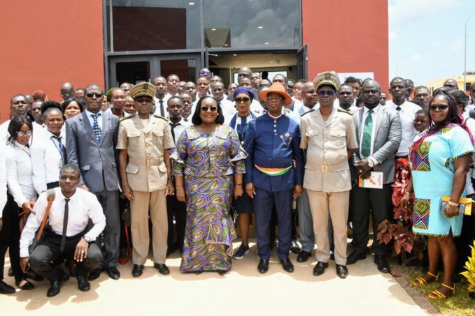 La photo de famille à l'issue des échanges La photo de famille à l'issue des échanges