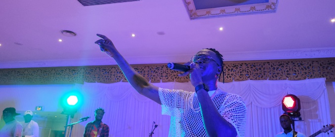 Paris/ FLOBY fait le show à Paris ! Paris/ FLOBY fait le show à Paris !