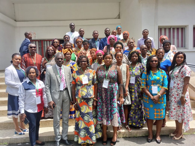La photo de famille lors de l'atelier La photo de famille lors de l'atelier