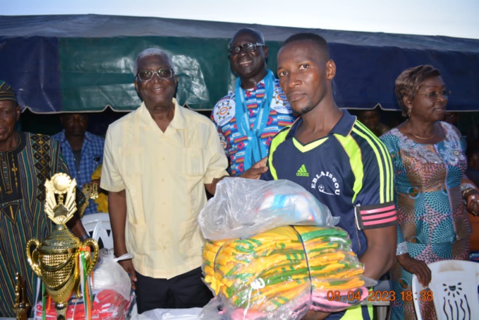 Deux villages du canton Bounguè enfin reliés au réseau électrique Deux villages du canton Bounguè enfin reliés au réseau électrique