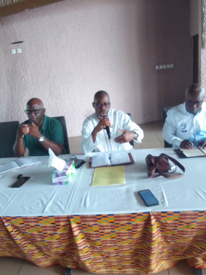 Le maire de Jacqueville, Joachim Beugré (à droite) veut rempiler Le maire de Jacqueville, Joachim Beugré (à droite) veut rempiler