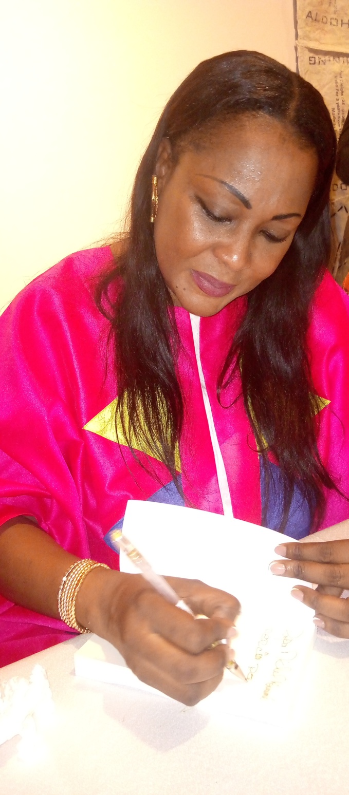 L'épouse du ministre Souleymane Diarrassouba engage la lutte contre les grossesses en milieu scolaire L'épouse du ministre Souleymane Diarrassouba engage la lutte contre les grossesses en milieu scolaire