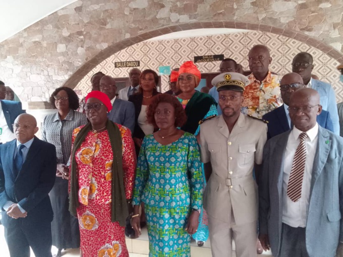 La photo de famille à l'ouverture de la commission de la carte scolaire de l'enseignement privé