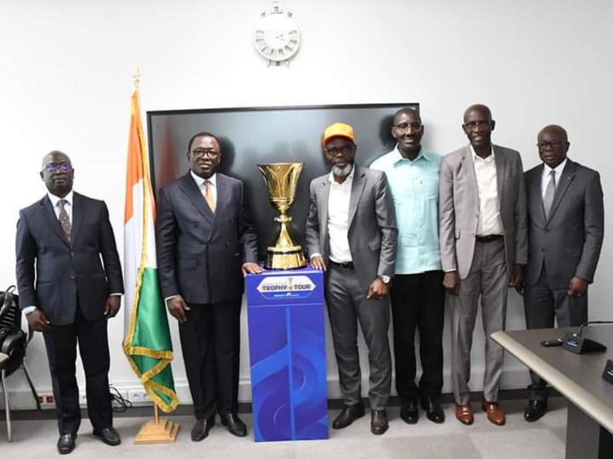 Sport/Le trophée de la coupe du monde arrive à Abidjan Sport/Le trophée de la coupe du monde arrive à Abidjan