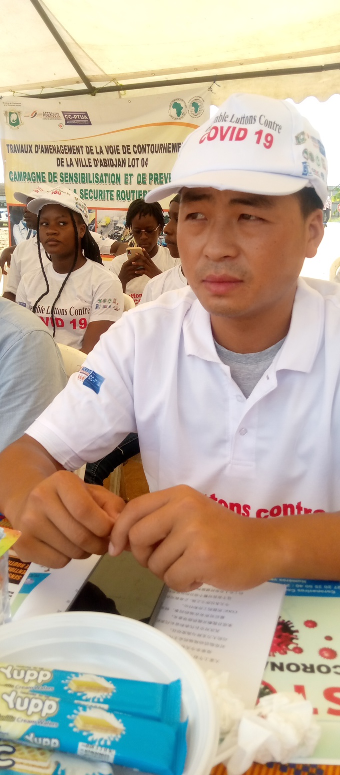 M. Wang Pingfang, directeur des travaux de la  voie Y4 M. Wang Pingfang, directeur des travaux de la  voie Y4