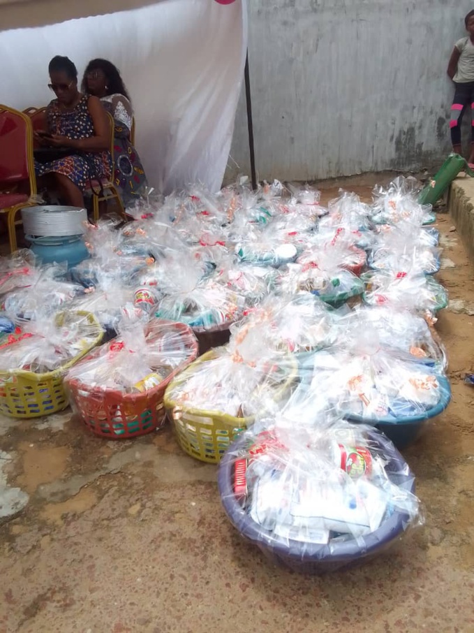 Quelques uns des cadeaux offerts aux mamans Quelques uns des cadeaux offerts aux mamans