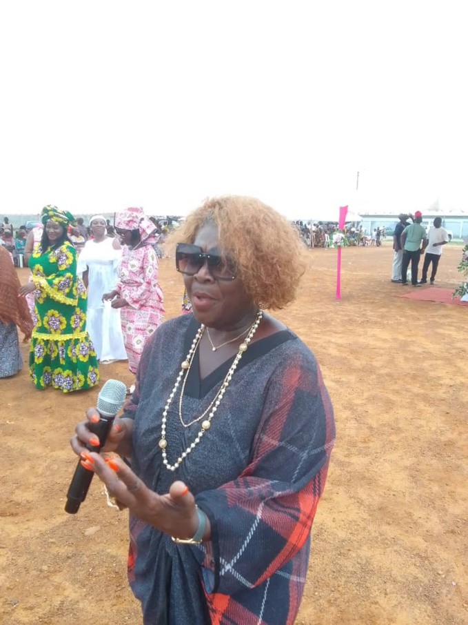 L'artiste Aklane, la voix encore intacte L'artiste Aklane, la voix encore intacte