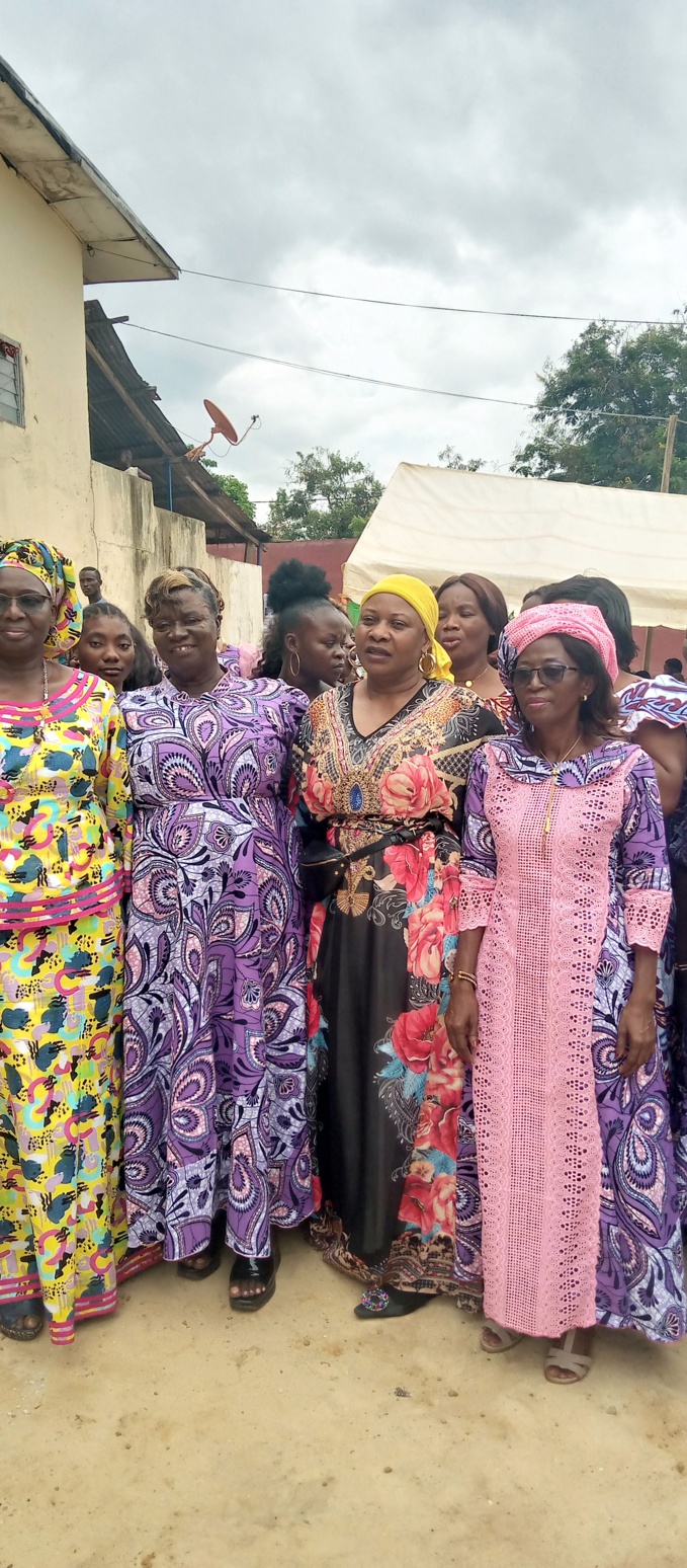 Mme Josépha Digbeu (au centre) a donné son onction à la promotion sortante