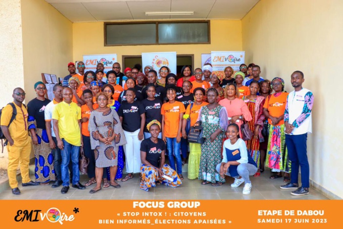 La photo de famille à l'issue de la séance de formation