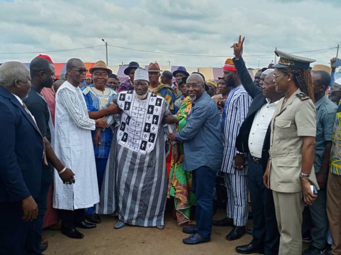 Les ministres Alcide Djédjé et Epiphane Zoro Bi Ballo à l'intronisation d'un chef de la communauté Burkinabè Les ministres Alcide Djédjé et Epiphane Zoro Bi Ballo à l'intronisation d'un chef de la communauté Burkinabè