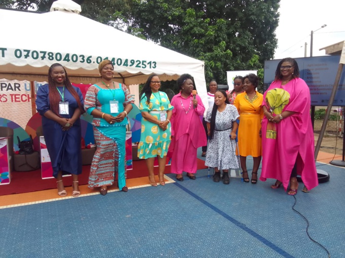 Forum de l'emploi et l'entrepreneuriat féminin (Feef)/Les femmes de Dabou édifiées à la notion de solidarité et de l'entraide Forum de l'emploi et l'entrepreneuriat féminin (Feef)/Les femmes de Dabou édifiées à la notion de solidarité et de l'entraide