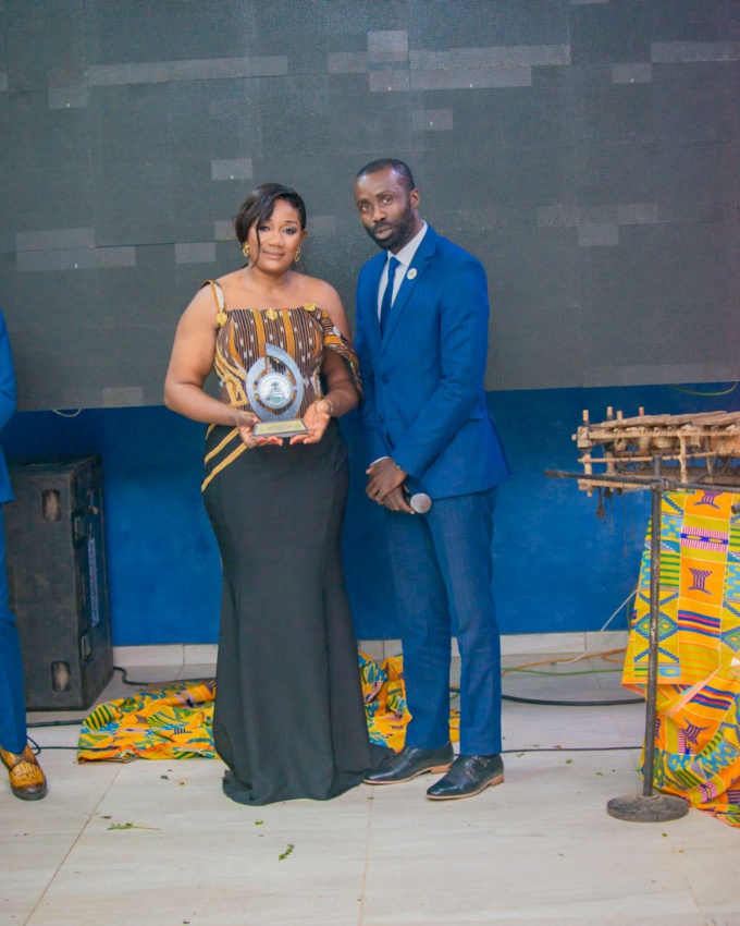 Dédicace/ J P Agoussi présente les merveilles du monde agricole. L'humoriste Boukary fait ambassadeur du monde agricole Dédicace/ J P Agoussi présente les merveilles du monde agricole. L'humoriste Boukary fait ambassadeur du monde agricole