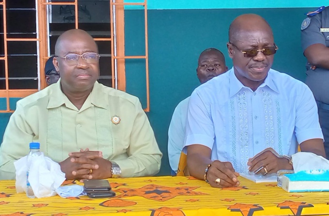 Le député Akoto Olivier et le président du Conseil régional Traoré Adam Kolia entretiennent de solides liens de fraternité