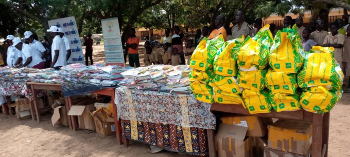 Journée de l'excellence/ 111 élèves primés par l'Ong Pibeles Gnon à Bahouakaha Journée de l'excellence/ 111 élèves primés par l'Ong Pibeles Gnon à Bahouakaha