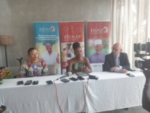 Echanges avec la presse. Echanges avec la presse.