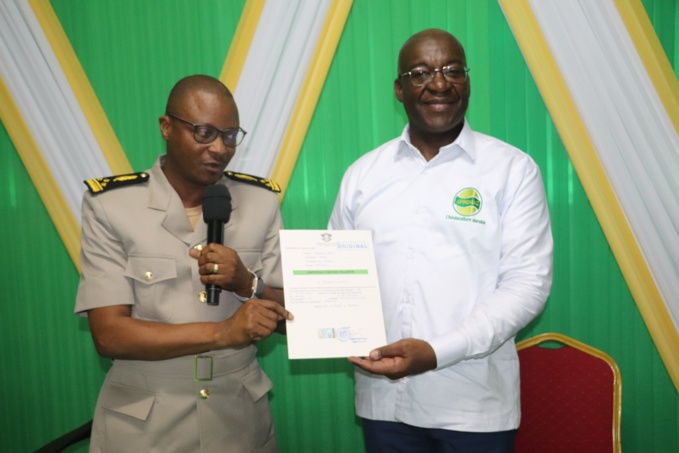 Le Pca de l'Apromac, M. Charles Emmanuel Yacé et le SG de préfecture de Taabo Le Pca de l'Apromac, M. Charles Emmanuel Yacé et le SG de préfecture de Taabo