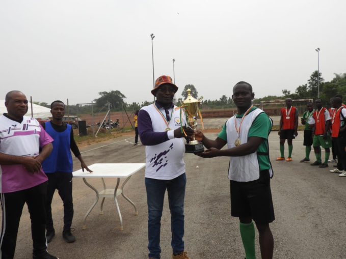 Man/1 ère édition du tournoi de la fraternité/ Les comptables plus adroits Man/1 ère édition du tournoi de la fraternité/ Les comptables plus adroits