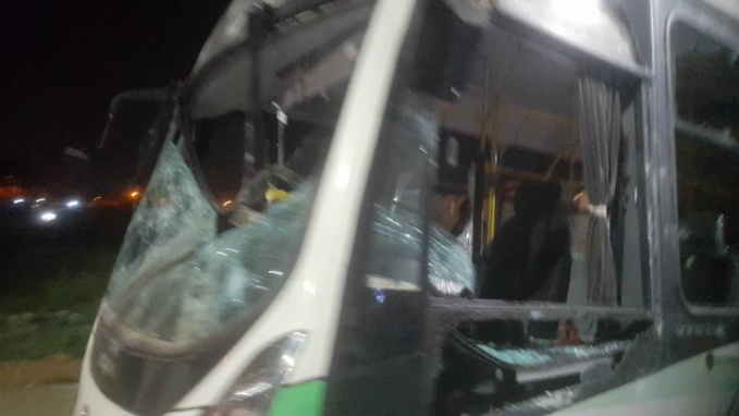 Après la défaite des Éléphants face à la Guinée équatoale (0-4) / L'habitation d'une présumée sorcière incendiée à Akradio. Après la défaite des Éléphants face à la Guinée équatoale (0-4) / L'habitation d'une présumée sorcière incendiée à Akradio.