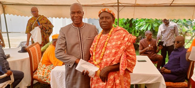 Le ministre-gouverneur du district des lagunes annonce deux grands projets. Le ministre-gouverneur du district des lagunes annonce deux grands projets.