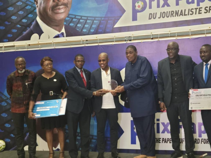 2e édition du prix Pape Diouf/ Le journaliste Richard Gnaba reçoit le  1 er prix 2e édition du prix Pape Diouf/ Le journaliste Richard Gnaba reçoit le  1 er prix