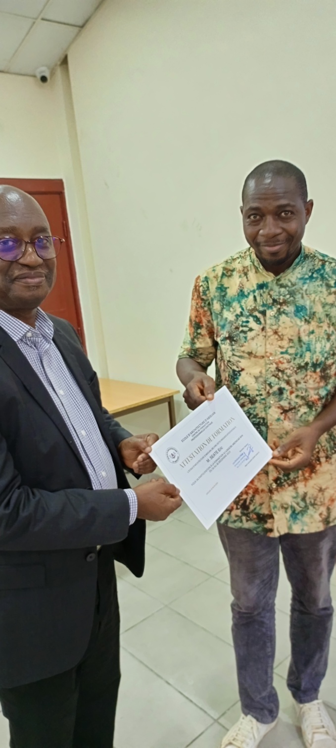 Pr. Bénié Marcel, Dg de l'Eaa en fait autant Pr. Bénié Marcel, Dg de l'Eaa en fait autant