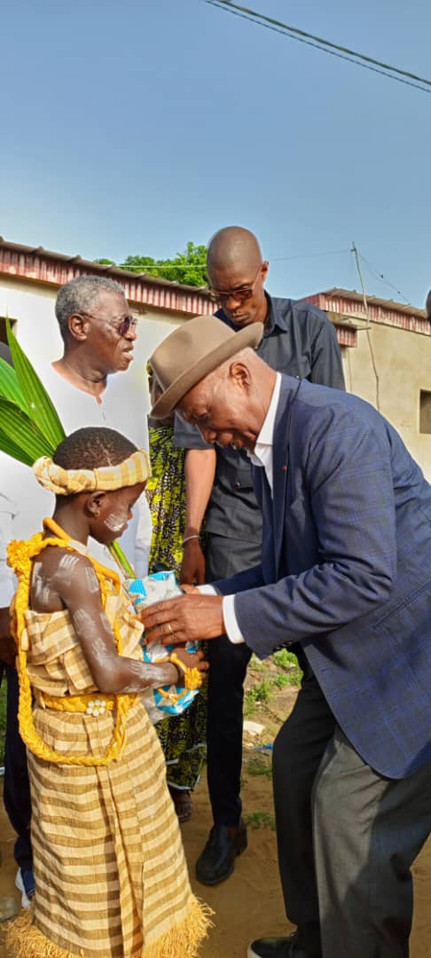 En tournée dans le département de Jacqueville/ Le ministre gouverneur du district autonome des Lagunes persiste: " Le projet d'Adoukro, ville nouvelle sera bel et bien réalisé". En tournée dans le département de Jacqueville/ Le ministre gouverneur du district autonome des Lagunes persiste: " Le projet d'Adoukro, ville nouvelle sera bel et bien réalisé".
