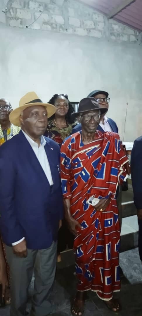 La chefferie de Jacqueville partage les projets du ministre gouverneur Vincent Lohoues La chefferie de Jacqueville partage les projets du ministre gouverneur Vincent Lohoues
