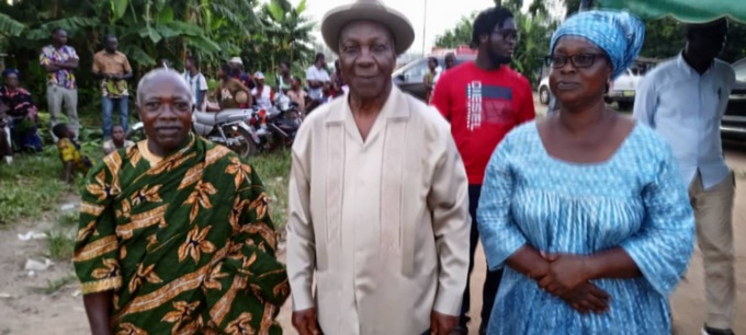 Tournée de sensibilisation et de mobilisation du ministre gouverneur  dans le Léboutou/ Ce que le peuple Adjoukrou demande à  Alassane Ouattara Tournée de sensibilisation et de mobilisation du ministre gouverneur  dans le Léboutou/ Ce que le peuple Adjoukrou demande à  Alassane Ouattara