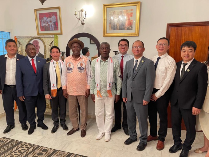 Journée d'hommage au chef de l'Etat à Dabou/ Le ministre gouverneur présente 2 projets urgents au Président Alassane Ouattara