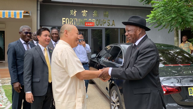 Jacqueville/ Projet d'aménagement " Adoukro ville nouvelle ". Le ministre gouverneur du district des Lagunes s'imprègne de la maquette. Jacqueville/ Projet d'aménagement " Adoukro ville nouvelle ". Le ministre gouverneur du district des Lagunes s'imprègne de la maquette.