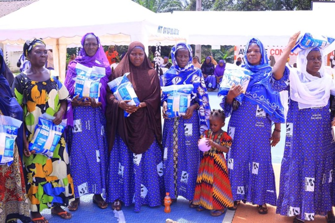 Actions de charité/ L'Ong Coeur de mère offre des vêtements aux orphelins et fait plusieurs dons à une pouponnière Actions de charité/ L'Ong Coeur de mère offre des vêtements aux orphelins et fait plusieurs dons à une pouponnière