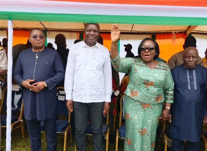 Hommage à Ouattara dans le grand Ouest/ Forte mobilisation du Rhdp pour barrer la route à l'opposition Hommage à Ouattara dans le grand Ouest/ Forte mobilisation du Rhdp pour barrer la route à l'opposition