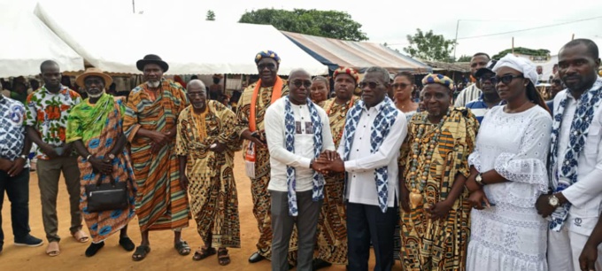 Célébration des Oscar Ahizi/ Oda Edouard, directeur de société, meilleur cadre Ahizi Célébration des Oscar Ahizi/ Oda Edouard, directeur de société, meilleur cadre Ahizi