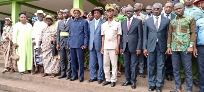 Sikensi/Les chefs Abidji au ministre gouverneur Vincent Lohoues : "Dites au Président Alassane que nous marcherons avec lui" Sikensi/Les chefs Abidji au ministre gouverneur Vincent Lohoues : "Dites au Président Alassane que nous marcherons avec lui"
