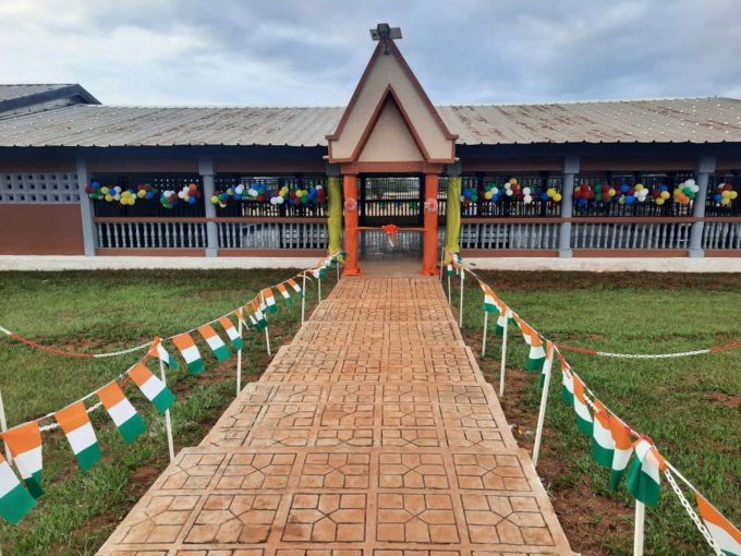 Ouragahio/ La mutuelle de développement réhabilite la salle des spectacles et fait des dons aux veuves Ouragahio/ La mutuelle de développement réhabilite la salle des spectacles et fait des dons aux veuves