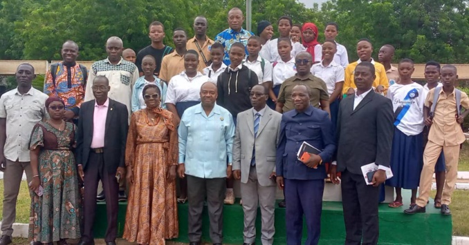 Rentrée scolaire 2024-2025/ En visite dans un lycée, un député fait une grosse promesse aux élèves. Rentrée scolaire 2024-2025/ En visite dans un lycée, un député fait une grosse promesse aux élèves.