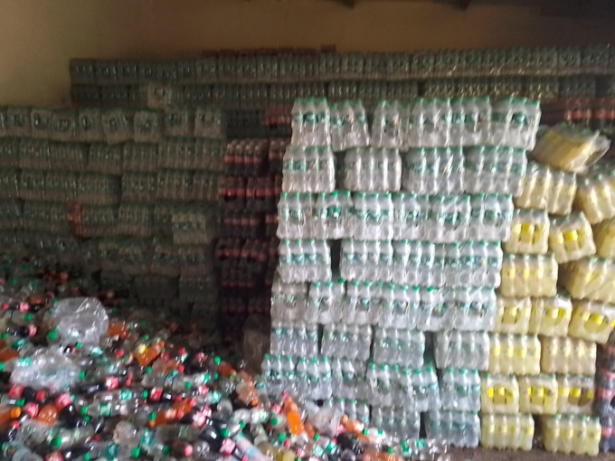 Bouaké/ Lutte contre la contrebande et les produits prohibés/ Le directeur régional du commerce désarme les commerçants véreux. Bouaké/ Lutte contre la contrebande et les produits prohibés/ Le directeur régional du commerce désarme les commerçants véreux.