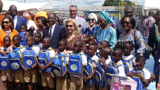 Bouaké/ La première dame offre 15000 kits scolaires et des équipements scolaires pour la rentrée 2024-2025 Bouaké/ La première dame offre 15000 kits scolaires et des équipements scolaires pour la rentrée 2024-2025