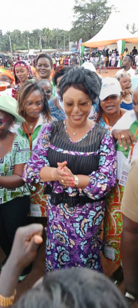 Assises nationales des femmes de Côte d'Ivoire à Dabou/ La ministre Touré Nassénéba mobilise 3 mille femmes à la vision du président Alassane Ouattara.  Assises nationales des femmes de Côte d'Ivoire à Dabou/ La ministre Touré Nassénéba mobilise 3 mille femmes à la vision du président Alassane Ouattara.
