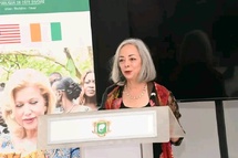 Travail des Enfants en Côte d'Ivoire : L'engagement continu de la Première Dame, Madame Dominique Ouattara Travail des Enfants en Côte d'Ivoire : L'engagement continu de la Première Dame, Madame Dominique Ouattara