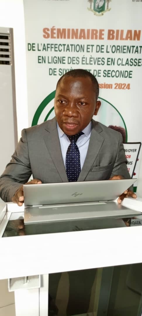 M. Koné Yétabana, directeur de l'orientation et des bourses M. Koné Yétabana, directeur de l'orientation et des bourses