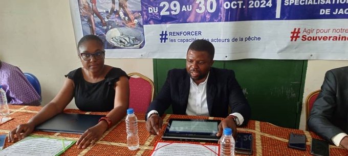 Pêche artisanale/ Les pêcheurs traditionnels de Jacqueville sensibilisés à la bonne pratique de pêche et à l'organisation du secteur. Pêche artisanale/ Les pêcheurs traditionnels de Jacqueville sensibilisés à la bonne pratique de pêche et à l'organisation du secteur.