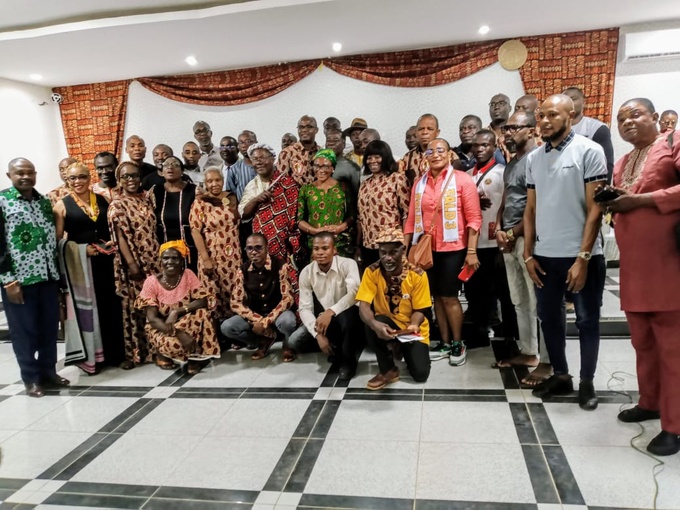 photo de famille au sortir des travaux photo de famille au sortir des travaux