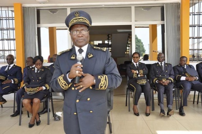 Dabou/ Vive tension autour d'une Assemblée générale/ Le préfet monte au créneau. Dabou/ Vive tension autour d'une Assemblée générale/ Le préfet monte au créneau.
